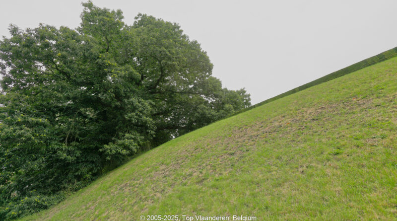 GPS: 50°51'12.9312" N 2°53'26.8728" E Altitude: 18,0 m -  -  -   -  -   -  -
