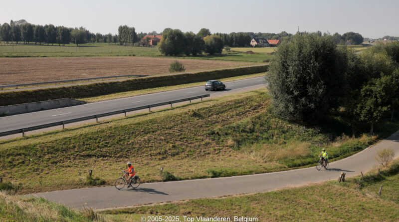 GPS: 50°51'25.5348" N 2°58'15.8988" E Altitude: 33,5 m -  -  -   -  -   -  -