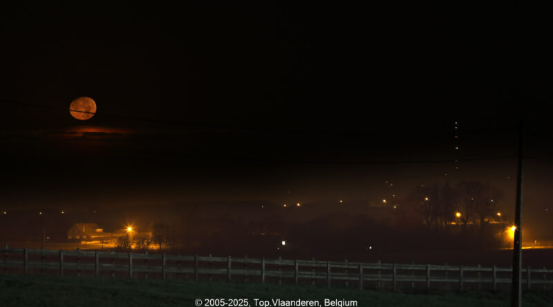 GPS: 50°44'31.7148" N 2°48'53.1288" E Altitude: 123,8 m -  -  -   -  -   -  -