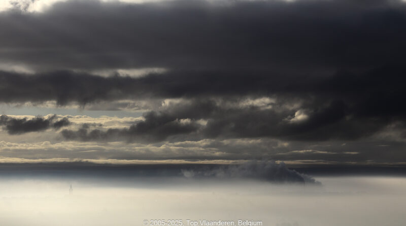 GPS: 50°46'40.9332" N 2°48'45.3672" E Altitude: 174,4 m - België -  -  Heuvelland -  -   -  -