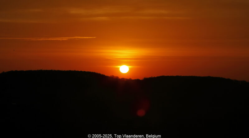 GPS: 50°47'9.7188" N 2°45'41.7492" E Altitude: 75,4 m -  -  -   -  -   -  -