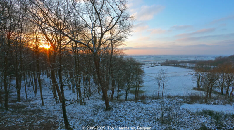 GPS: 50°46'42.6108" N 2°48'45.252" E Altitude: 155,9 m - België -  -  Heuvelland -  -   -  -