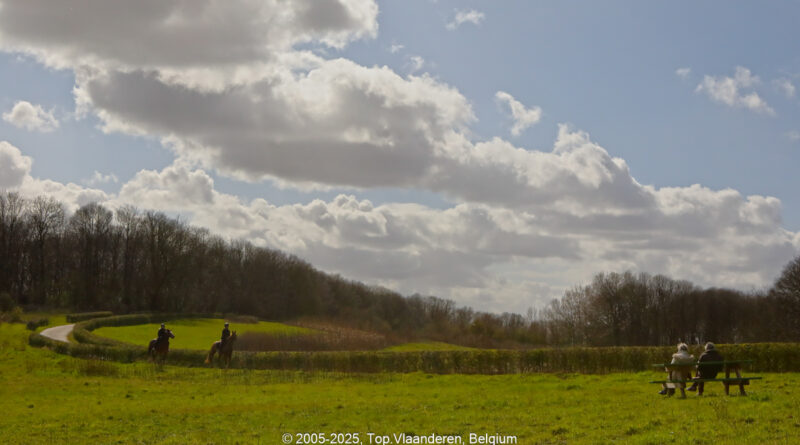GPS: 50°46'36.3" N 2°48'36.9" E Altitude: 101,4 m -  -  -   -  -   -  -