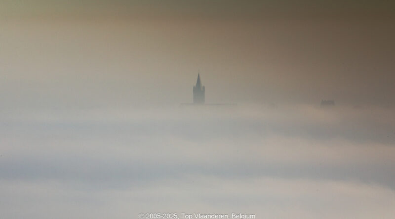 GPS: 50°46'41.4732" N 2°48'45.81" E Altitude: 139,3 m - België -  -  Heuvelland -  -   -  -