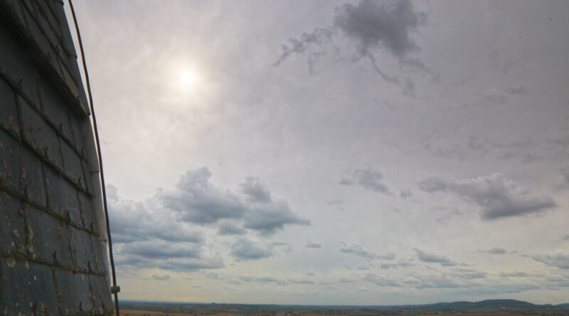 GPS: 50°45'51.084" N 2°53'57.12" E Altitude: 103,7 m -  -  -   -  -   -  -