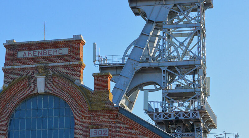 GPS: 50°23'8.916" N 3°25'33.7152" E Altitude: 37,6 m -  -  -   -  -   -  -