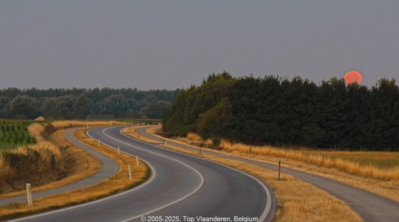 GPS: 50°50'47.0832" N 2°54'41.6952" E Altitude: 49,0 m -  -  -   -  -   -  -