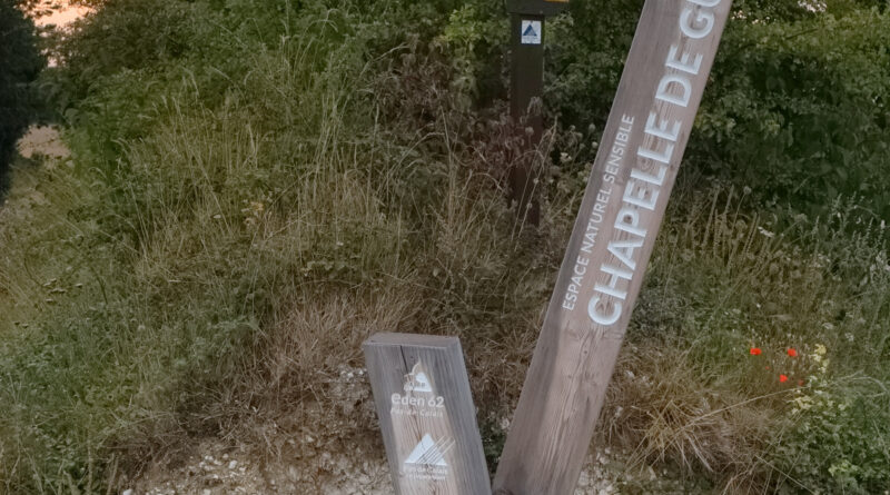 GPS: 50°48'40.0248" N 2°1'19.1712" E Altitude: 117,5 m -  -  -   -  -   -  -