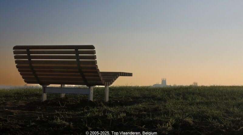 GPS: 50°47'34.764" N 2°46'57.054" E Altitude: 79,7 m -  -  -   -  -   -  -