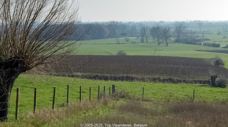 GPS: 50°44'31.7112" N 2°46'59.7432" E Altitude: 46,0 m -  -  -   -  -   -  -