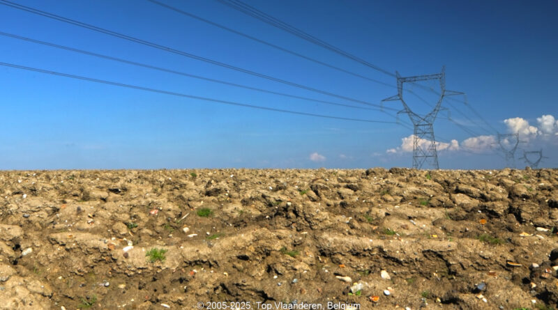 GPS: 50°44'21.2388" N 2°37'20.226" E Altitude: 45,6 m -  -  -   -  -   -  -