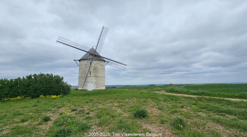 GPS: 50°46'3.5292" N 2°6'10.944" E Altitude: 170,0 m -  -  -   -  -   -  -