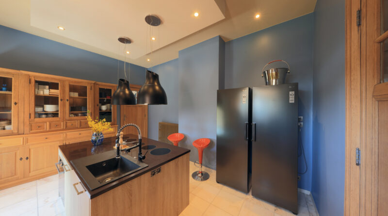 GPS: 51°5'56.9328" N 2°35'15.99" E Altitude: 52,3 m -  -  -   -  -   -  -