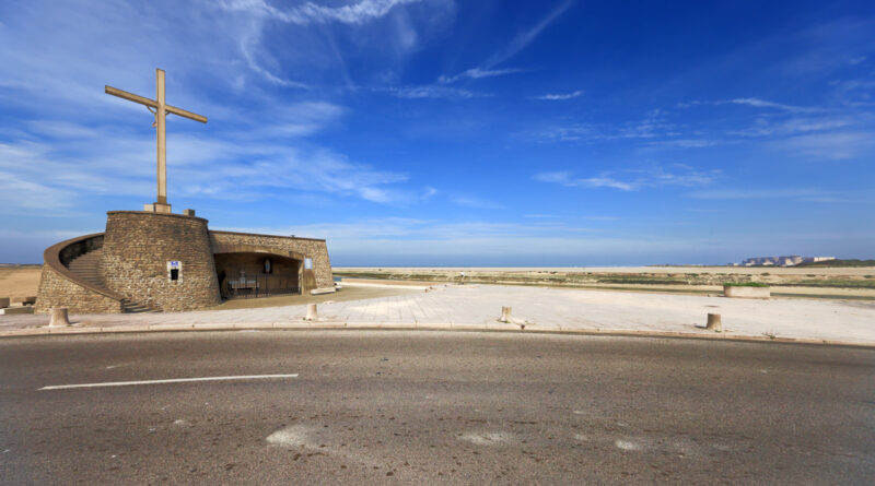 GPS: 51°0'20.844" N 2°6'11.5668" E Altitude: 50,5 m -  -  -   -  -   -  -