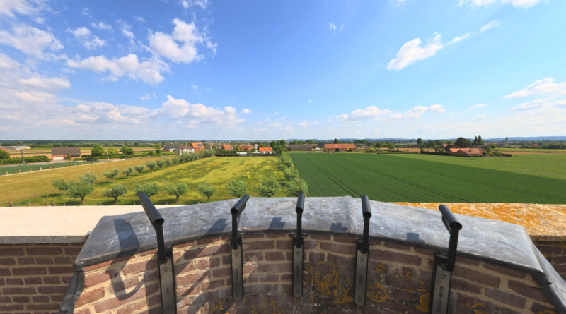 GPS: 50°52'22.7892" N 2°44'1.0932" E Altitude: 85,5 m -  -  -   -  -   -  -